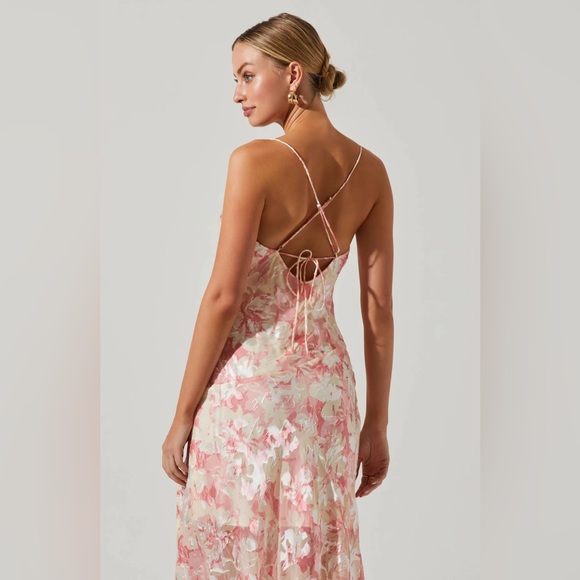 ASTR The Label Gaia Floral Burnout Midi Dress - Pink burn out size Small - Picture 2 of 5